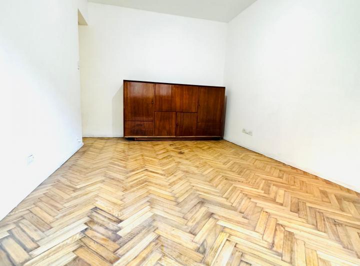 Foto de Venta departamento 3 ambientes en Belgrano al frente balcón a metros av, imagen 5