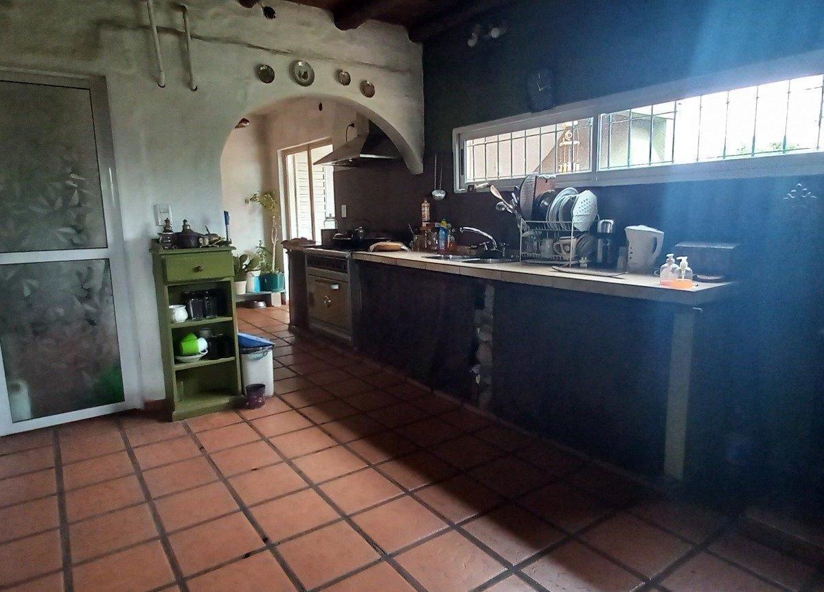 Casa y Dpto a La Venta en Capilla del Monte (Casa y Renta) 3