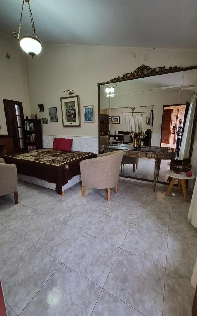 Foto de Casa con depto en barrio ayacucho, imagen 2