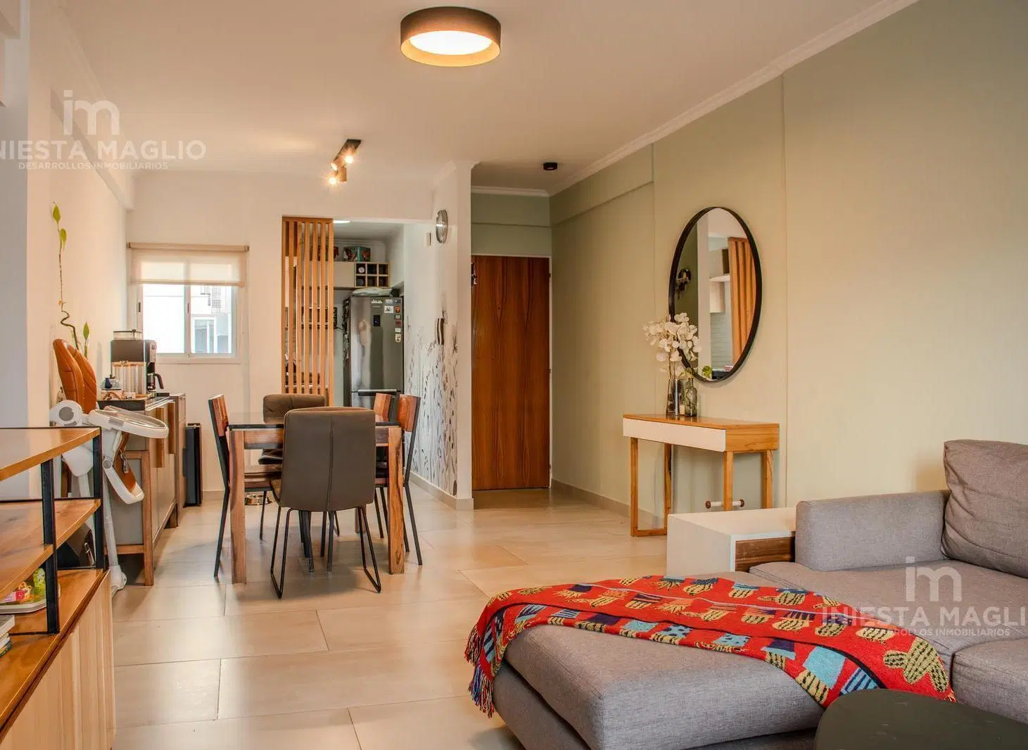 Departamento de 3 ambientes con cochera en Villa del Parque 2