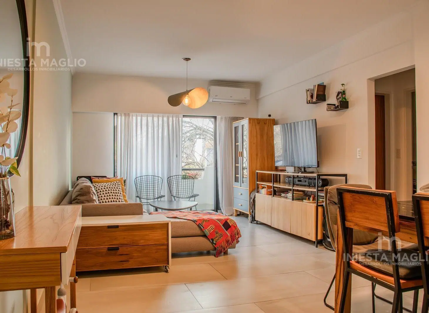 Departamento de 3 ambientes con cochera en Villa del Parque 5