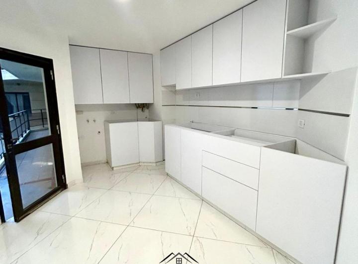 departamento semi piso de 3 dormitorios. LA MEJOR UBICACION DE NUEVA CORDOBA 3
