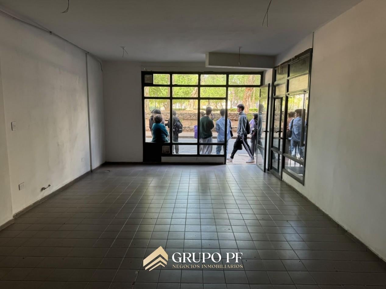 Foto de LOCAL COMERCIAL EN B CENTRO - SOBRE 27 DE ABRIL!, imagen 4