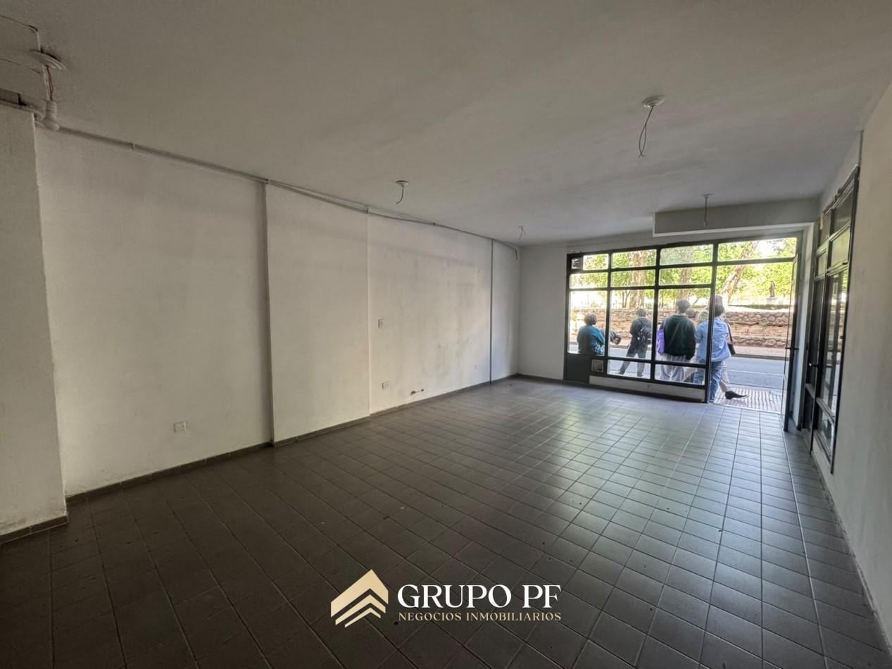 Foto de LOCAL COMERCIAL EN B CENTRO - SOBRE 27 DE ABRIL!, imagen 1
