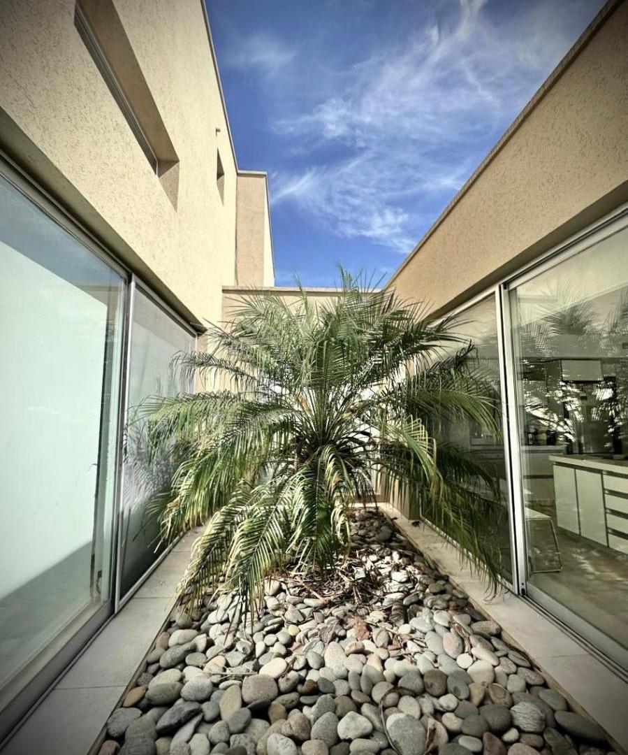 CASA EN VENTA - 6 AMB - PILETA - BARRIO EL REBENQUE - CANNING