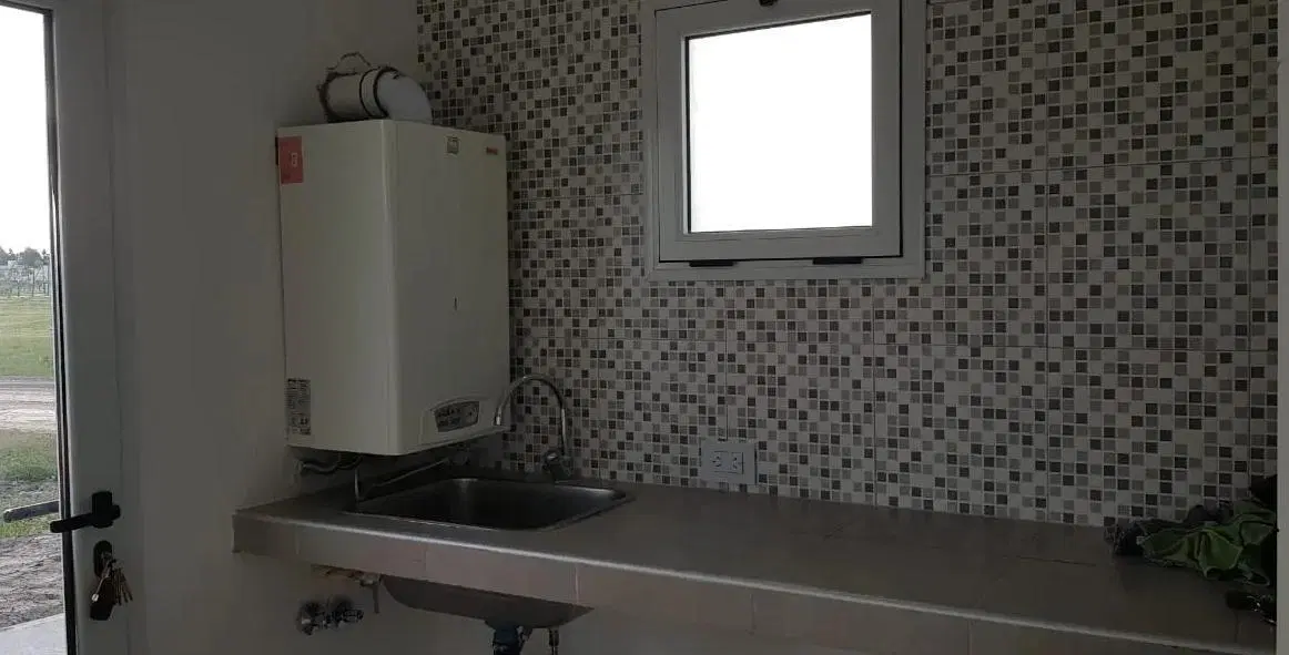 Venta | Casa con Pileta en Lagos de Canning 1 2