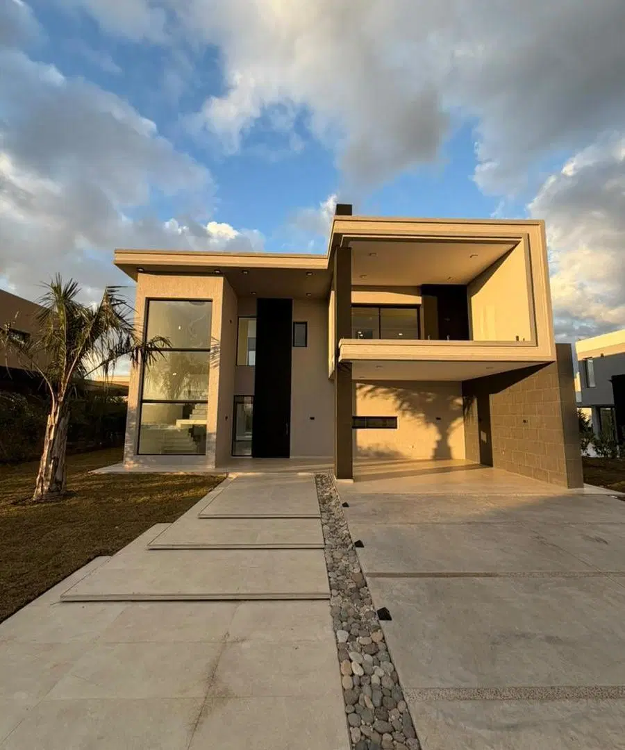 Casa en venta en Lagos de Canning 1 3