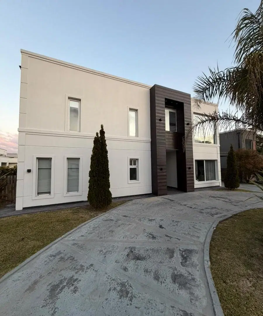 Casa en venta en Lagos de Canning 1 2