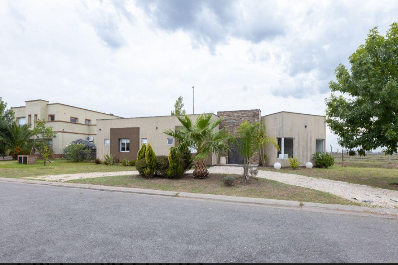 Foto de Casa en VENTA 4amb c/pileta EN LA HORQUETA DE ECHEVERRIA CANNING, imagen 1