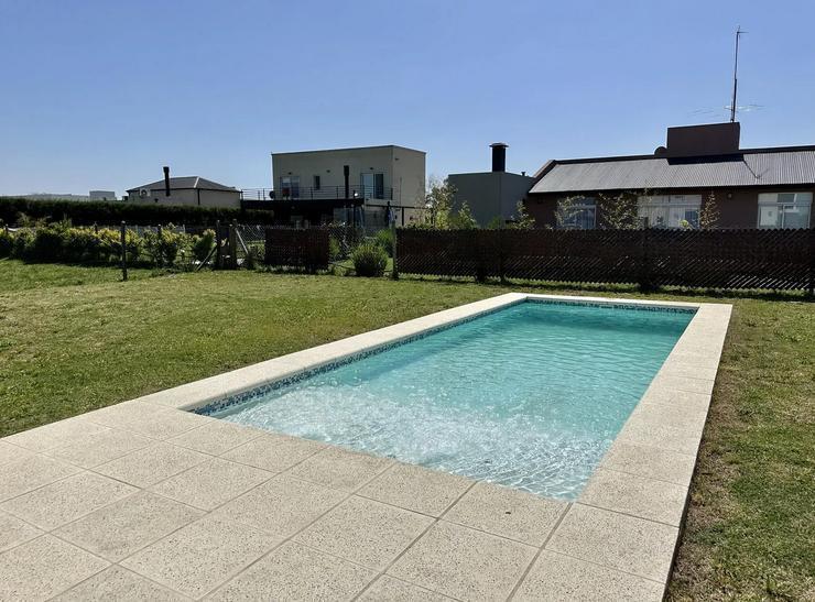 Foto de Casa 5 Amb en Santa Inés Canning – 4 Dorm, Piscina y Jardín, imagen 5