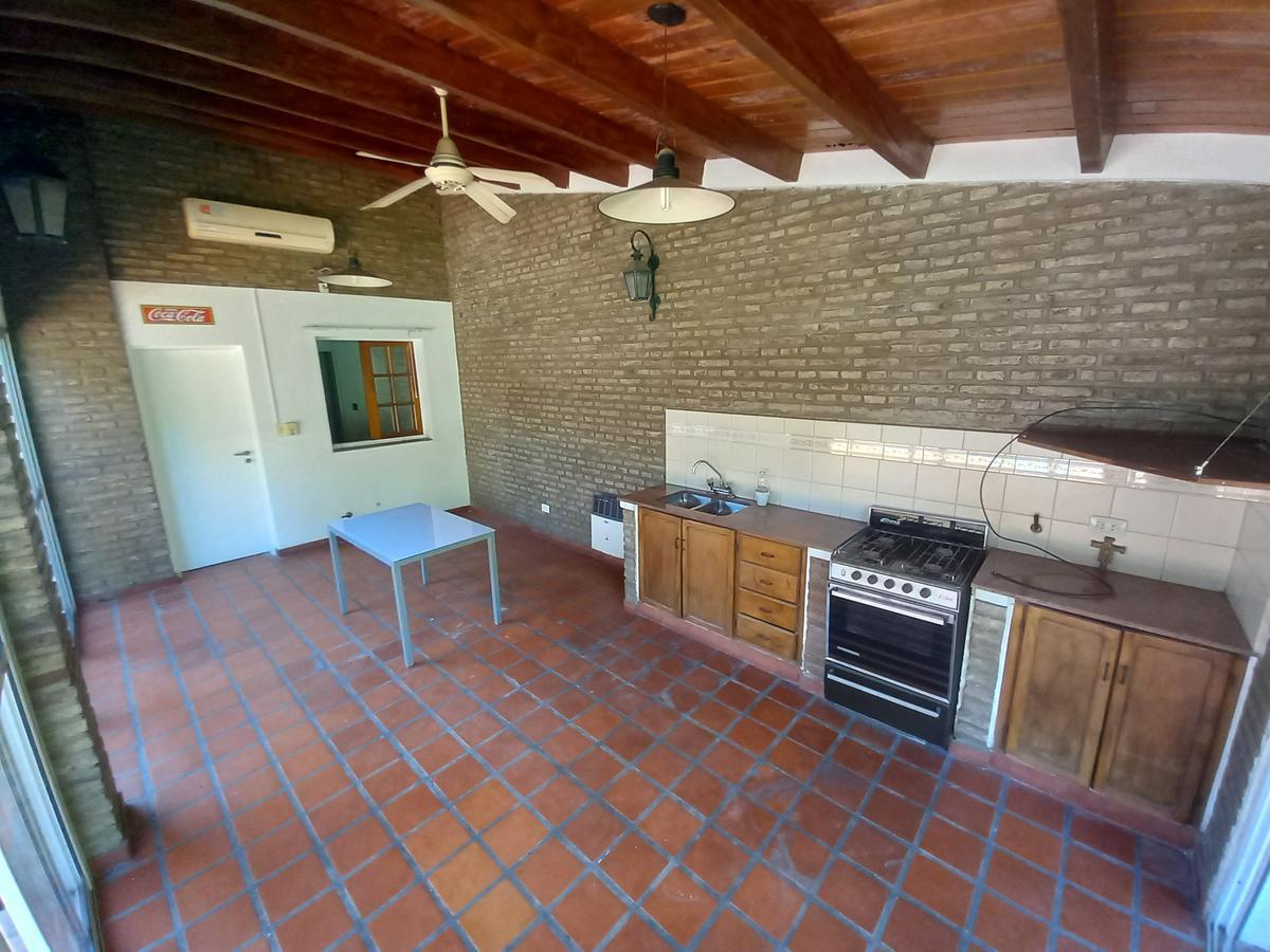 Alquiler Casa en Fisherton, Pileta, Jardín. 2