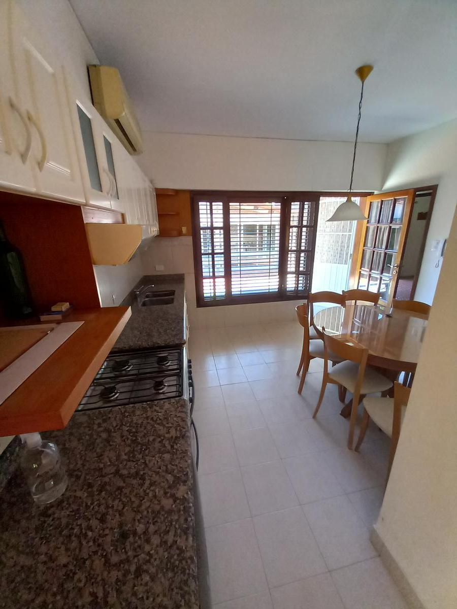 Alquiler Casa en Fisherton, Pileta, Jardín. 1