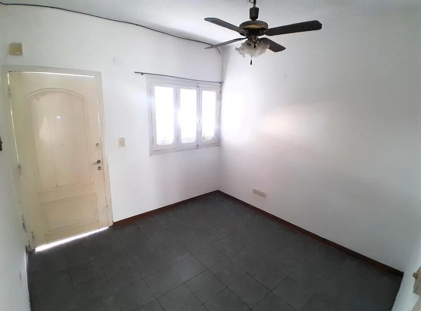 Casa en  alquiler un dormitorio, patío y parrilla 3