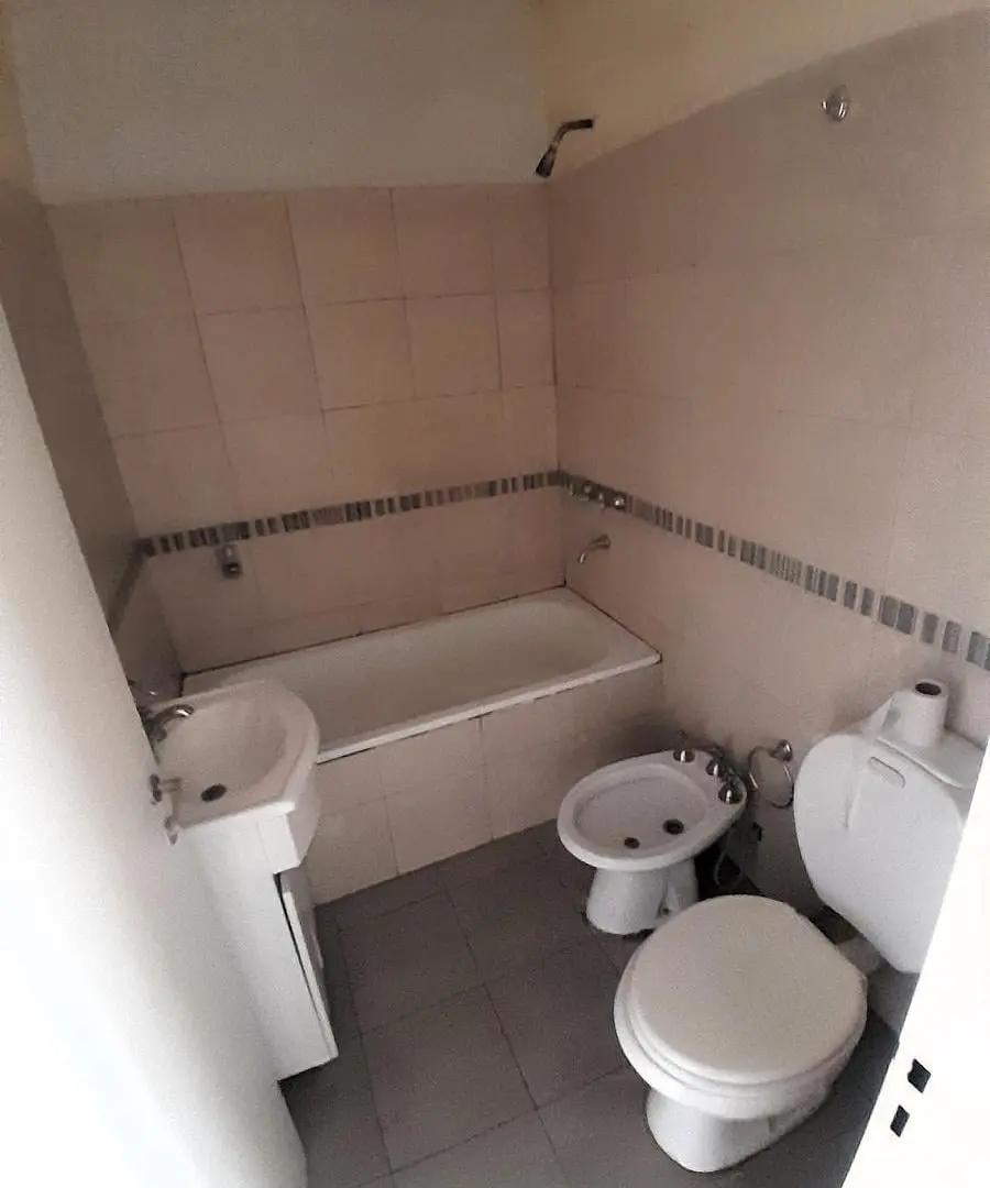 Casa en  alquiler un dormitorio, patío y parrilla 4