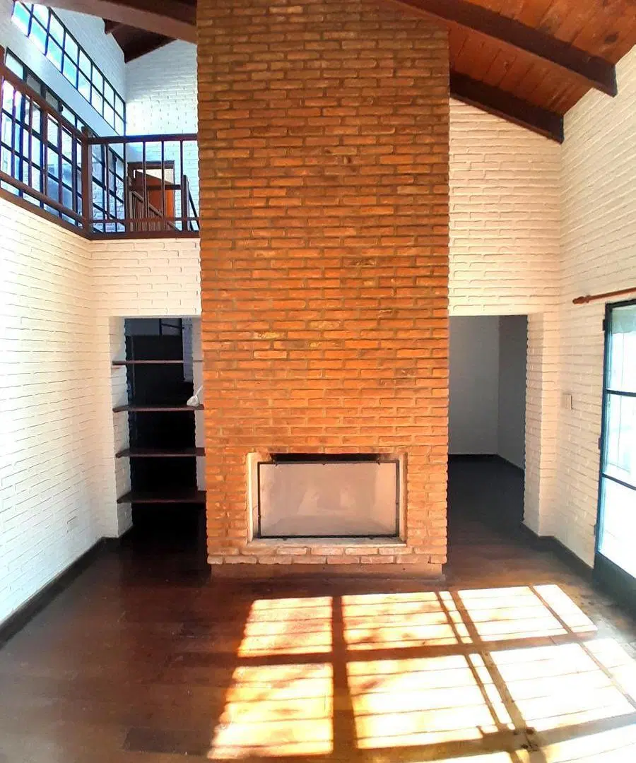 Casa en alquiler tres dormitorio. Pileta quincho. 5