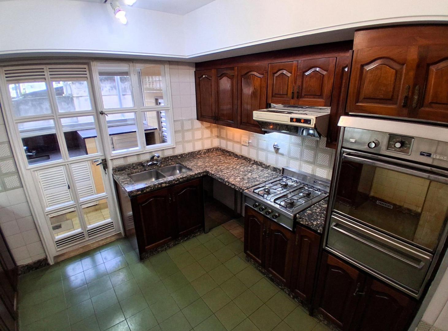 Foto de Departamento en alquiler tres dormitorios cuatro dormitorio cochera, imagen 3
