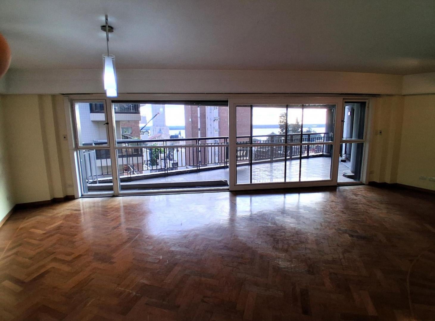 Foto de Departamento en alquiler tres dormitorios cuatro dormitorio cochera, imagen 5