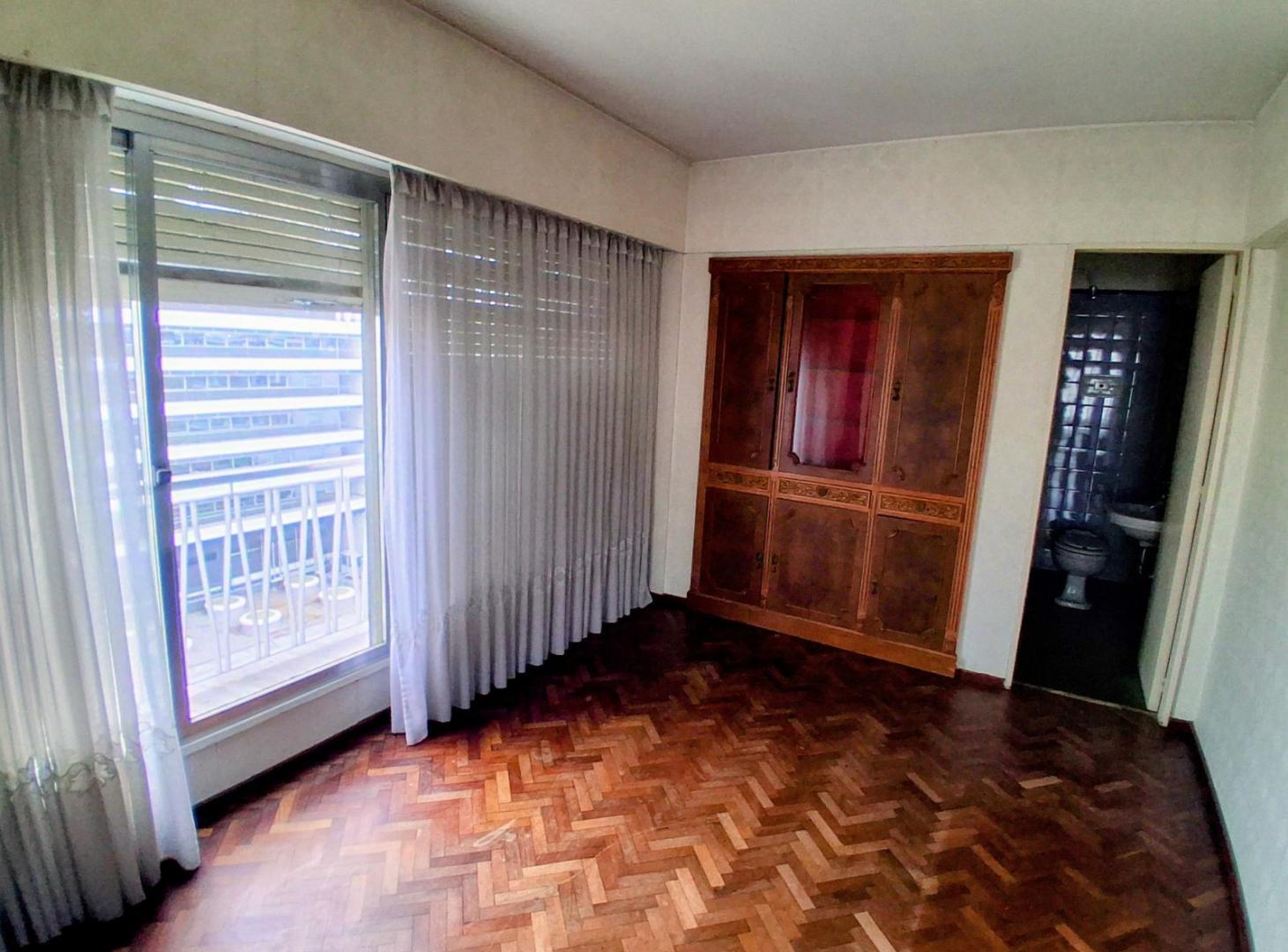 Foto de Departamento en alquiler tres dormitorios con cochera. Balcòn, imagen 1