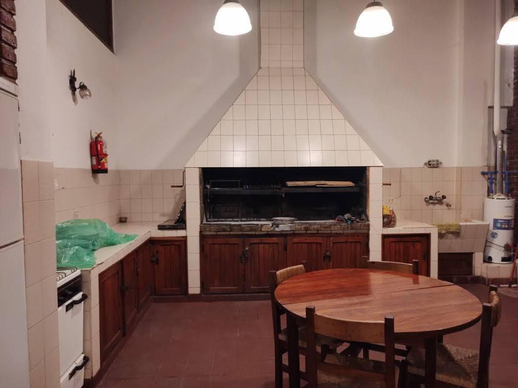 Departamento 4 Ambientes 4 Dorm. con Cochera 2