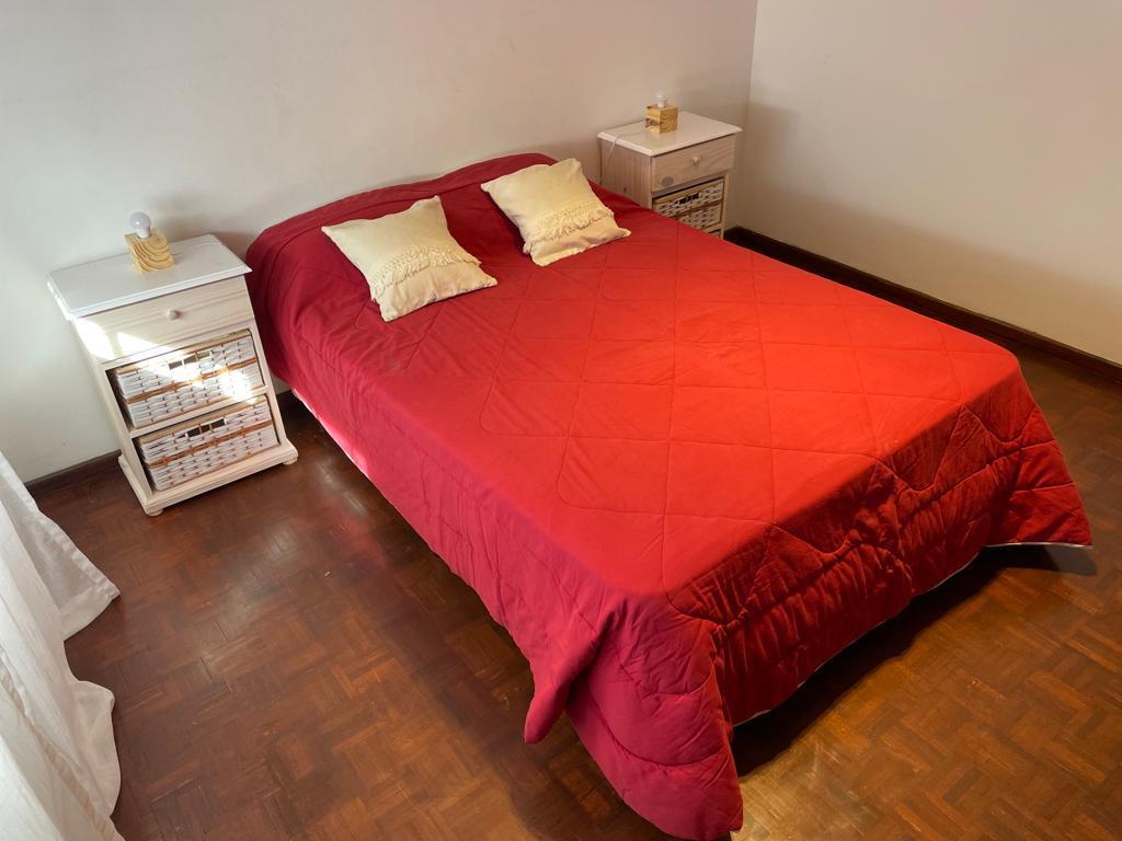 3 Ambientes a La Calle con Balcon Saliente 3