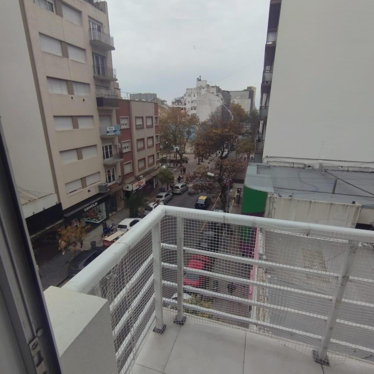 2 Ambientes a La Calle con Cochera 5