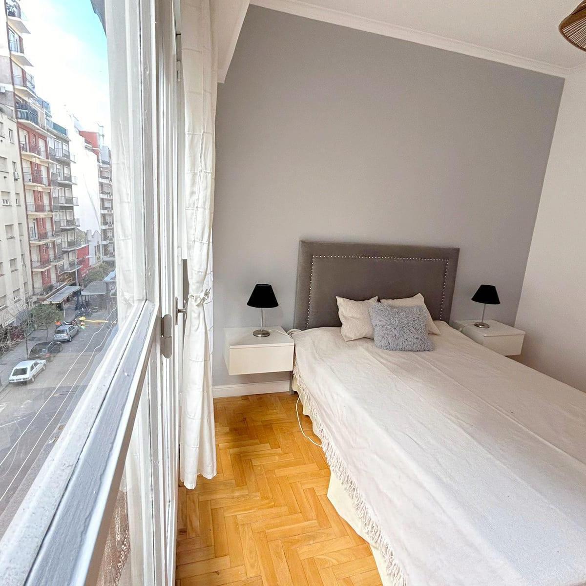 2 Ambientes Todo Al Frente con Balcon Frances 1