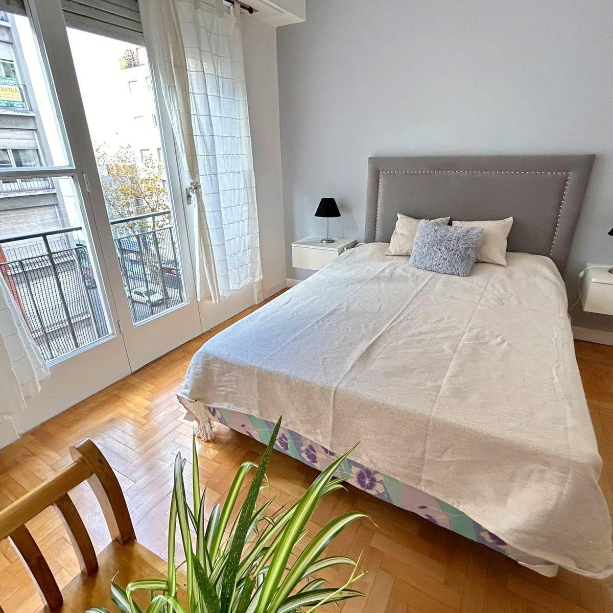 2 Ambientes Todo Al Frente con Balcon Frances 4