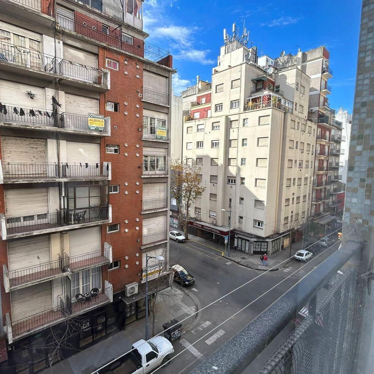 2 Ambientes Todo Al Frente con Balcon Frances 5