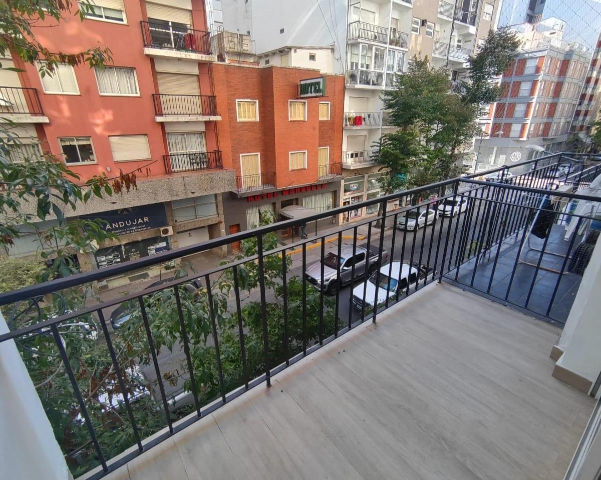 1 Ambiente a La Calle con Balcon Saliente 3