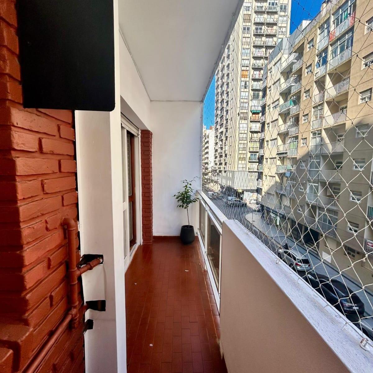 1 Ambiente Frente con Balcon 5