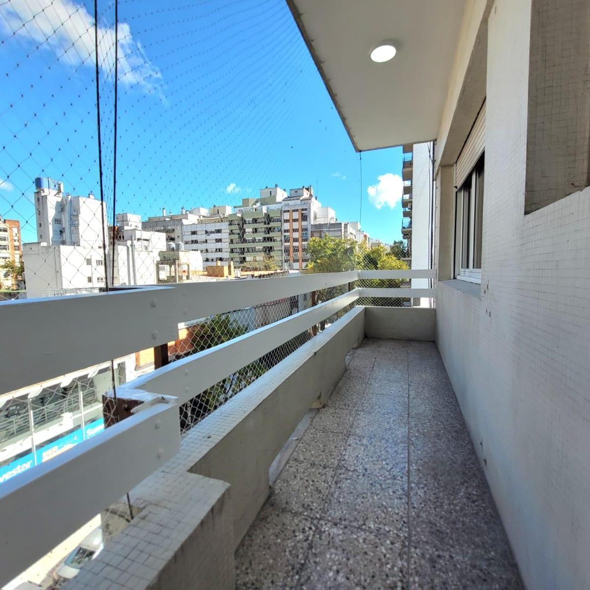 Piso 3 Ambientes C/balcon Saliente 1