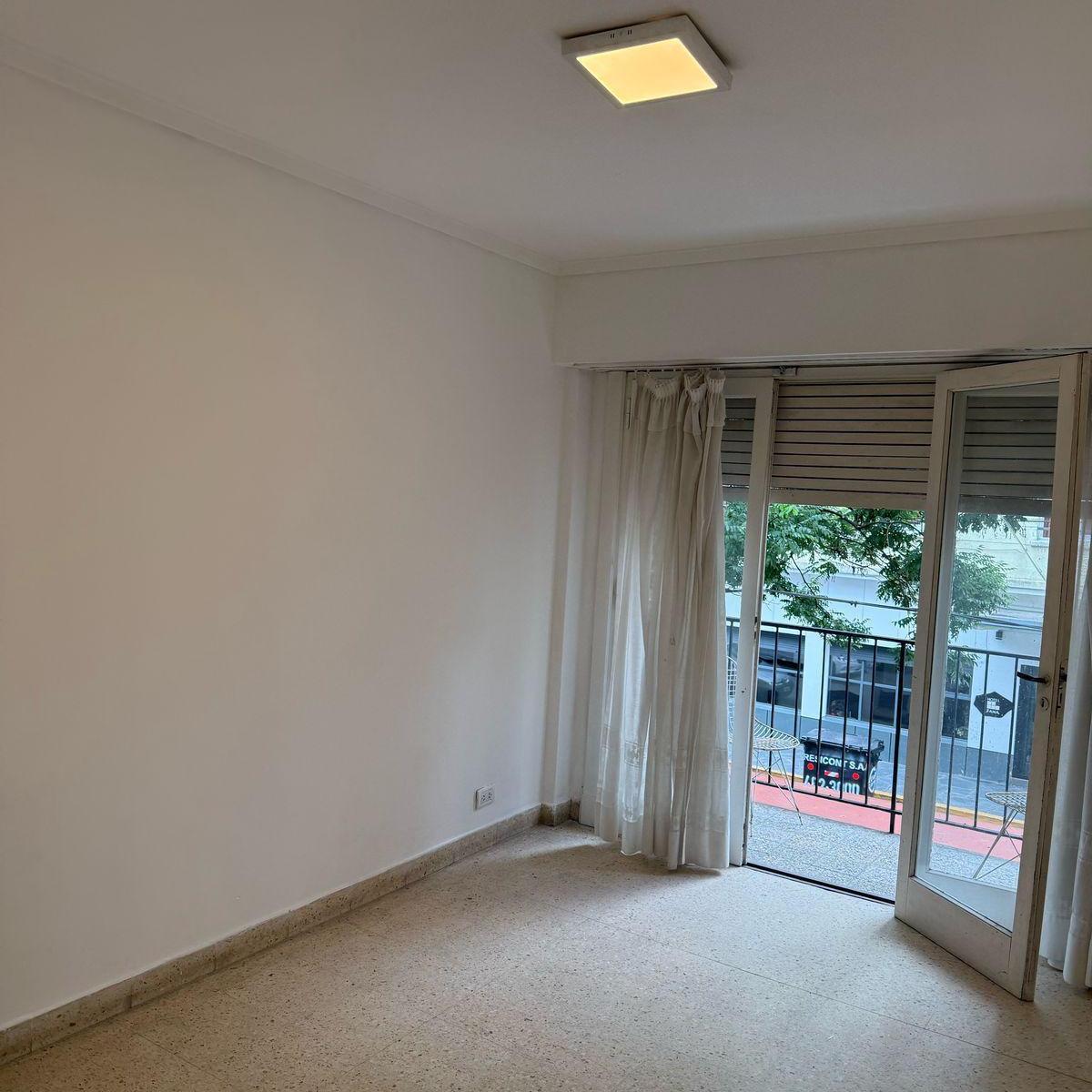 2 Ambientes Externo C/balcon, Patio y Dep. de Serv 1
