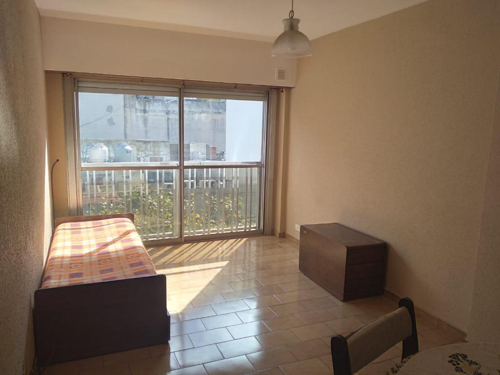 2 Ambientes a La Calle C/balcon Frances 1