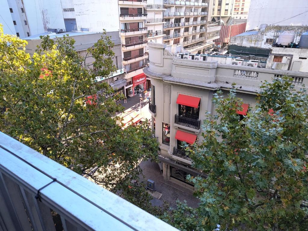 2 Ambientes a La Calle C/balcon Frances 5