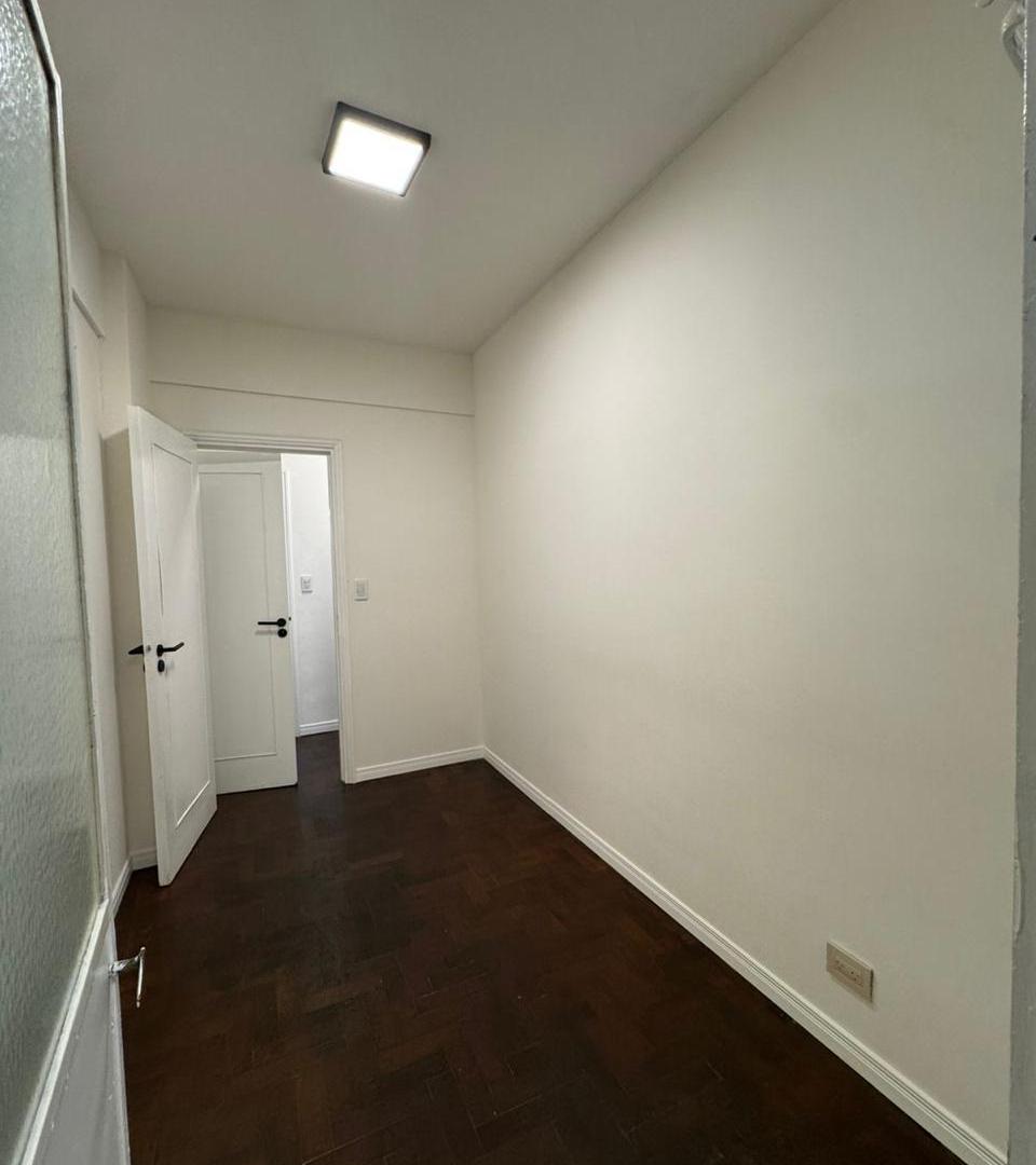 Foto de 3 AMBIENTES c/DEP. CONTRAFRENTE Y TOILETTE, imagen 4