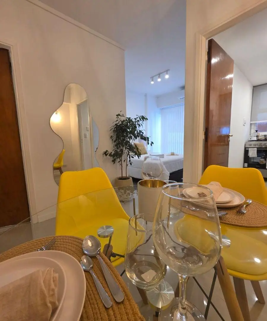 AMBIENTE DIVIDIDO CON AMPLIO VENTANAL 3