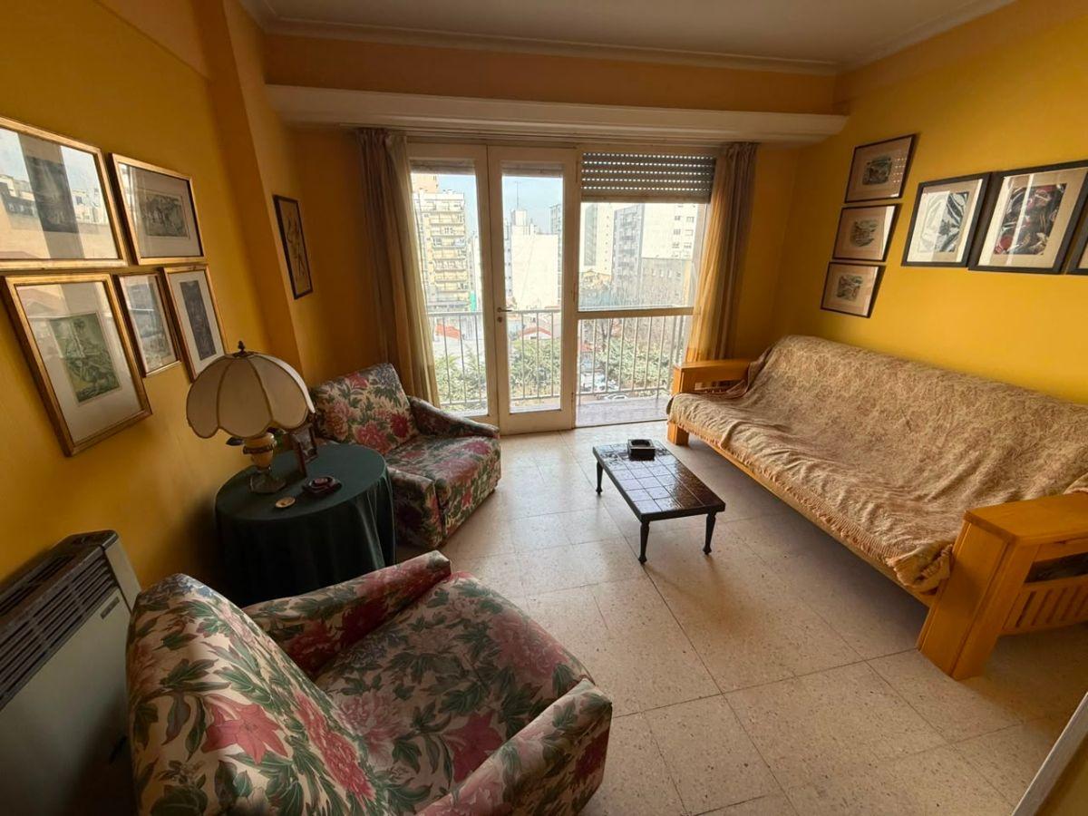 Foto de 1 AMBIENTE A LA CALLE CON BALCON SALIENTE, imagen 1