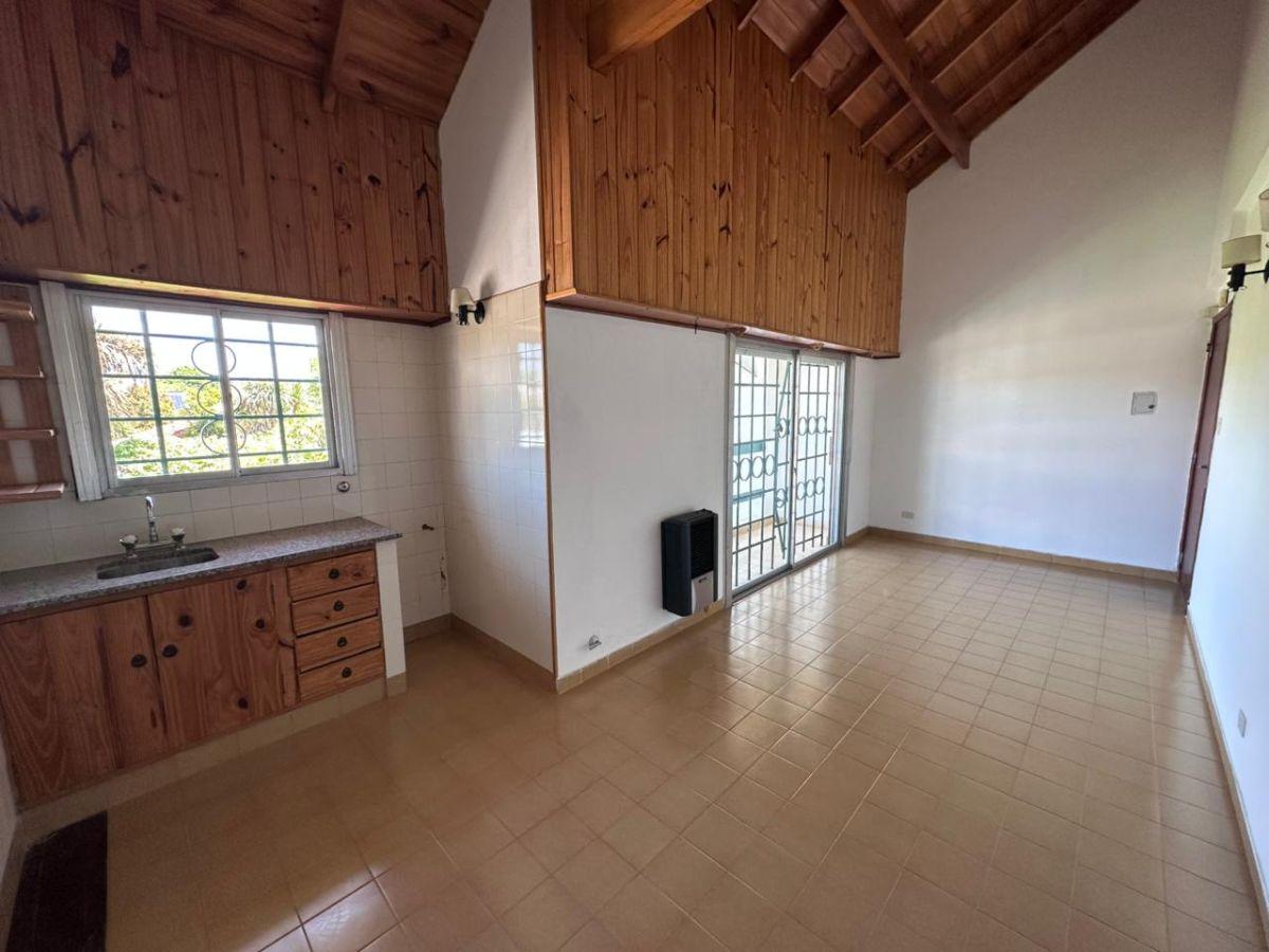 Foto de CHALET 6 AMBIENTES EN DOS PLANTAS APTO CREDITO, imagen 4