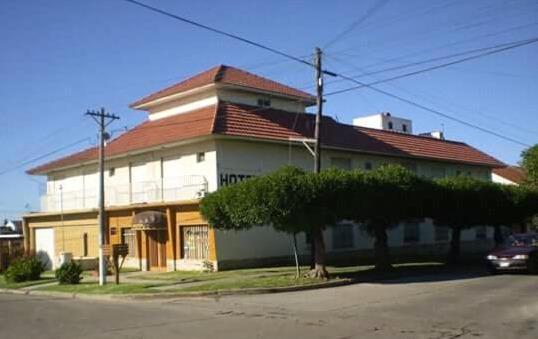 VENTA HOTEL EN ZONA PUNTA MOGOTES 2