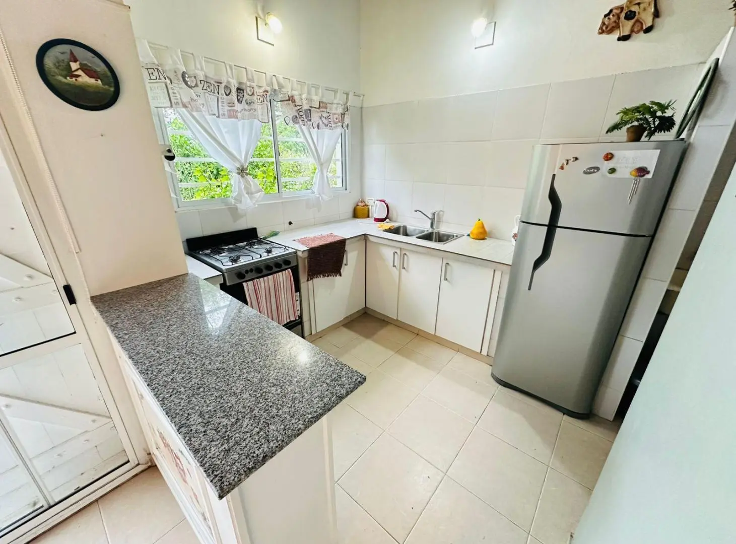 INCREIBLE CASA DE 3 AMBIENTES EN BARRIO ALFAR 3