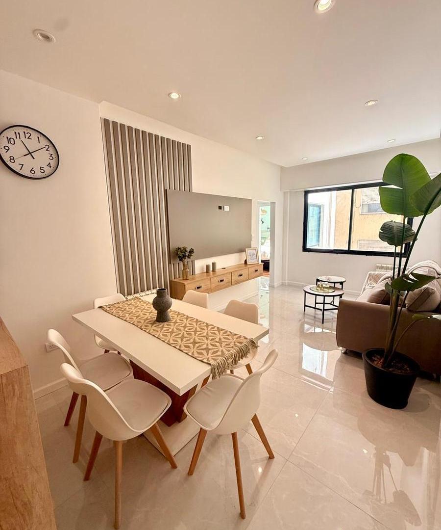 HERMOSO DEPARTAMENTO DE 3 AMBIENTES CON DEPENDENCIA RECICLADO A NUEVO