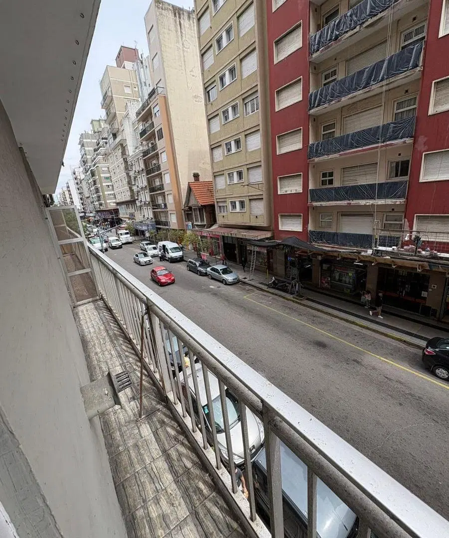 DEPARTAMENTO DE 2 AMBIENTES CON BALCON AL FRENTE RECICLADO 1