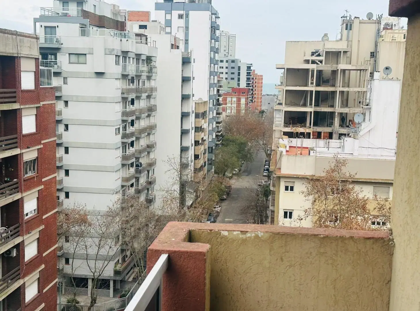 ALQUILER 24 MESES DEPARTAMENTO 2 AMBIENTES AMOBLADO Y COCHERA 4