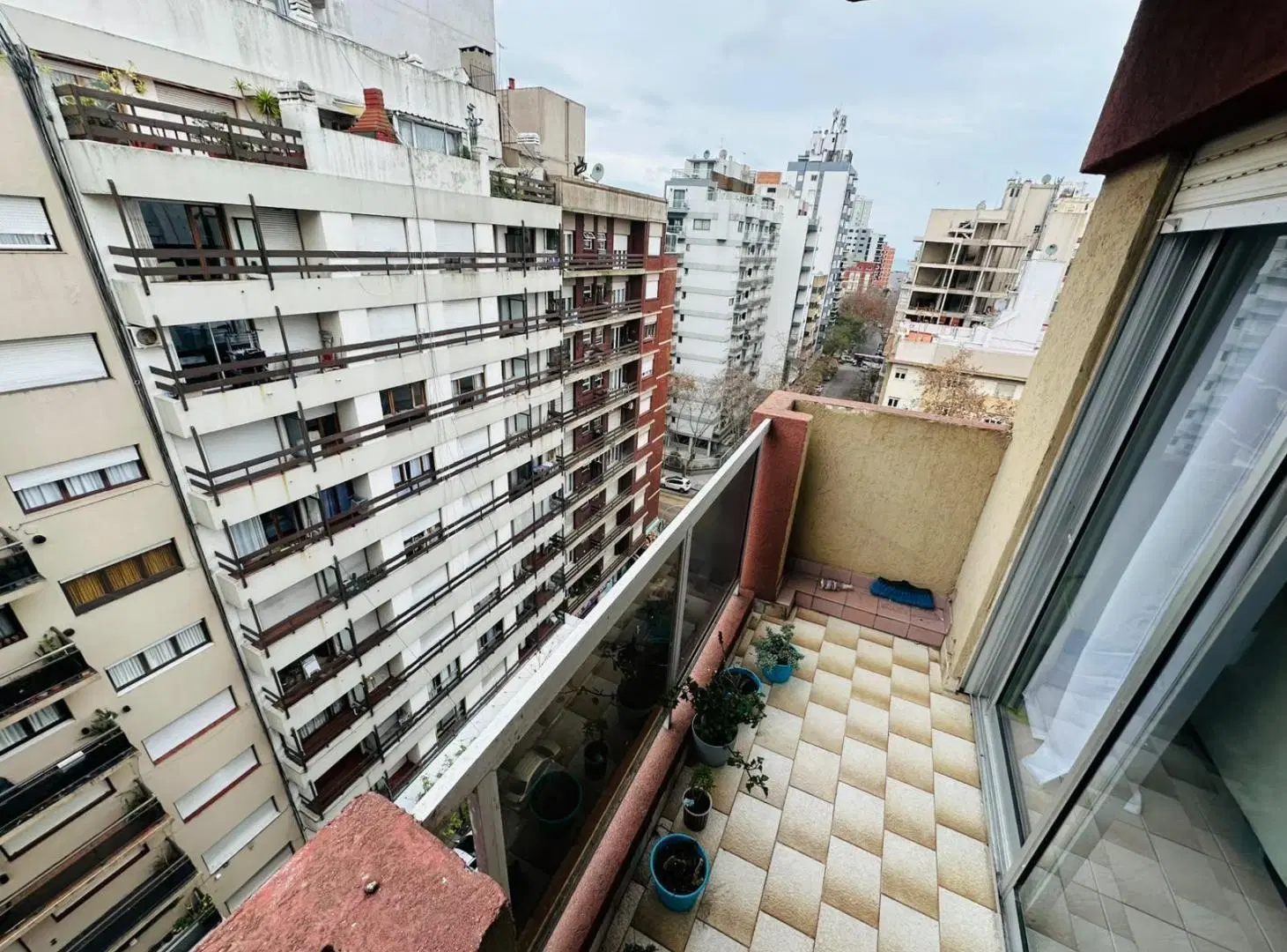 ALQUILER 24 MESES DEPARTAMENTO 2 AMBIENTES AMOBLADO Y COCHERA 5