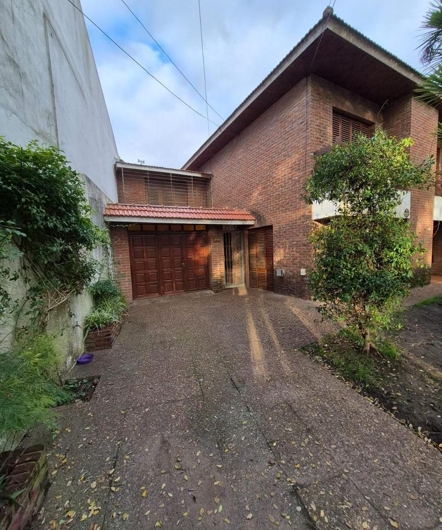CASA EN BOSQUE ALEGRE