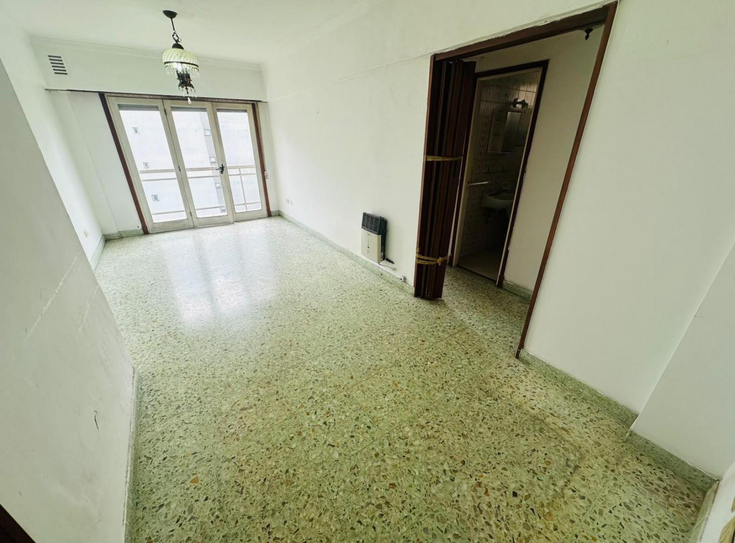 Foto de OPORTUNIDAD DEPARTAMENTO 3 AMBIENTES CON AMPLIO BALCON, imagen 4