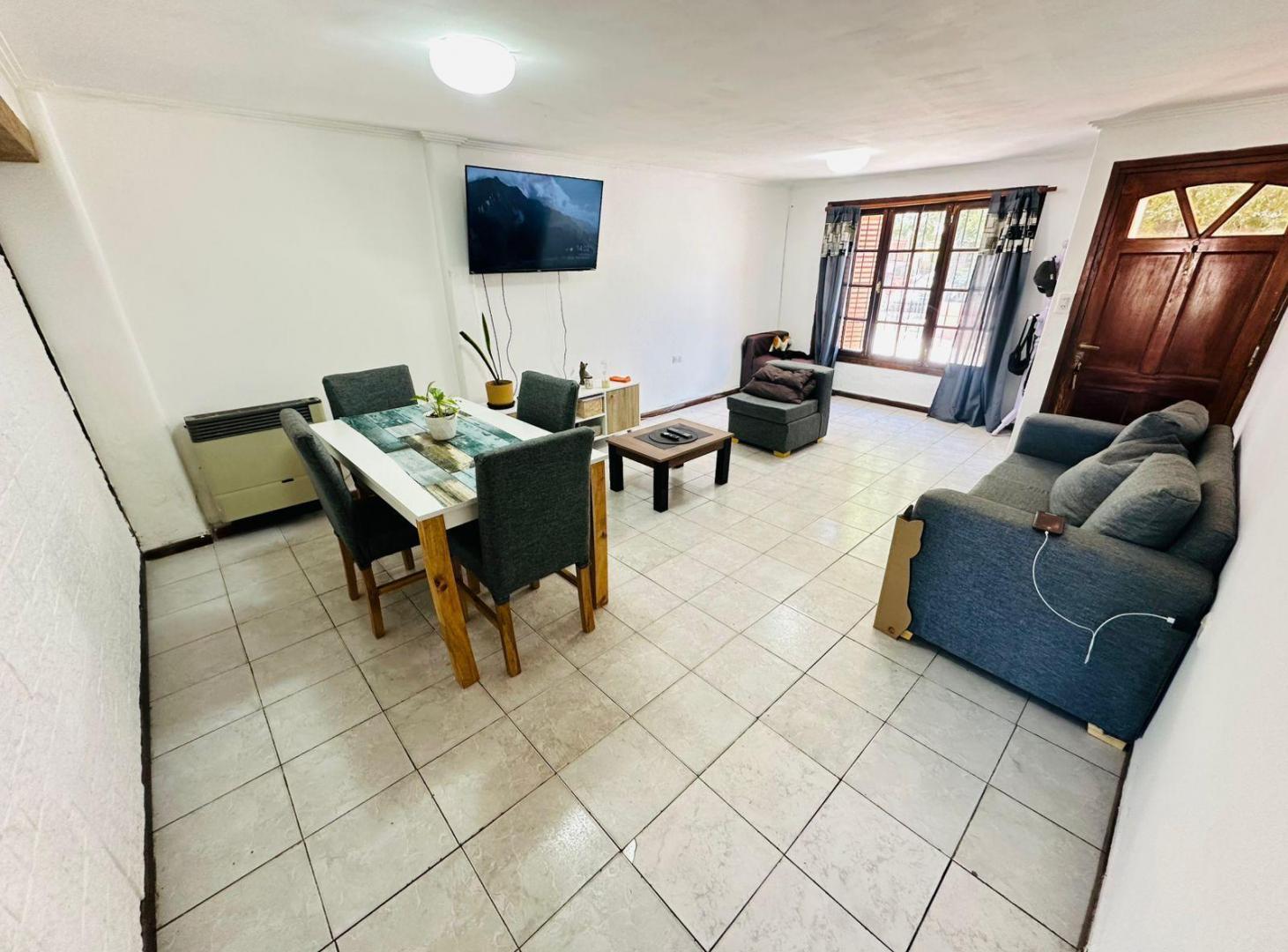 Foto de OPORTUNIDAD !! CHALET MAS DEPARTAMENTO SOBRE GRAN LOTE, imagen 1