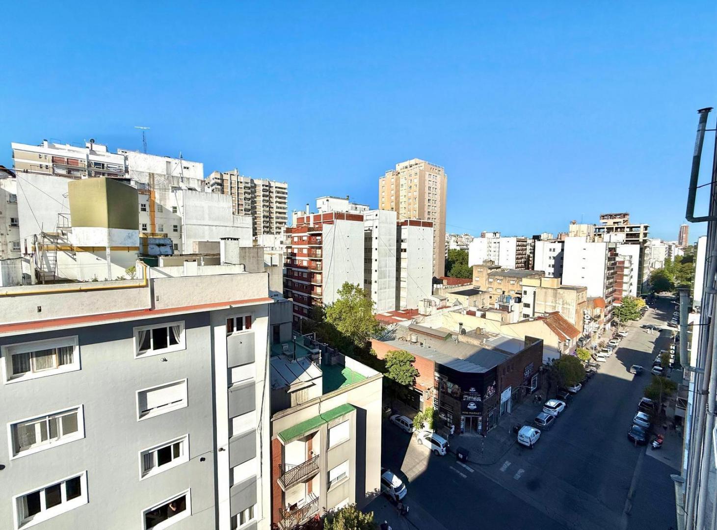 Foto de DEPARTAMENTO 2 AMBIENTES EN PLAZA COLON, imagen 2
