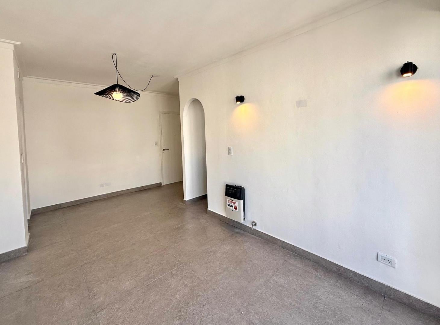 Foto de DEPARTAMENTO 2 AMBIENTES EN PLAZA COLON, imagen 5
