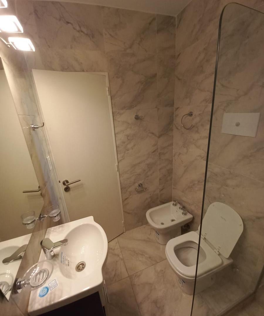 Foto de DEPARTAMENTO DE AMBIENTES CON BALCON AL FRENTE, imagen 5